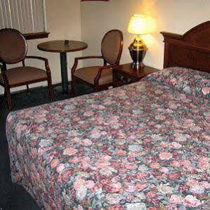 Delta Motel Bay City Eksteriør billede